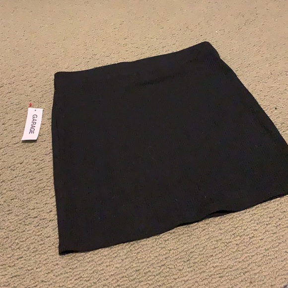 Black mini skirt - Picture 5 of 7